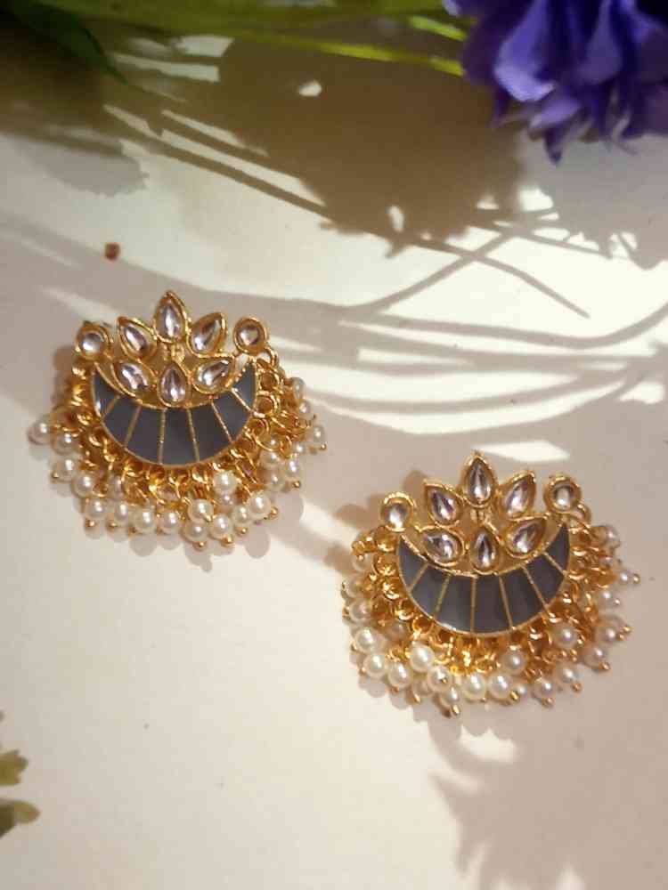 CHAANDANI GREY STUDS