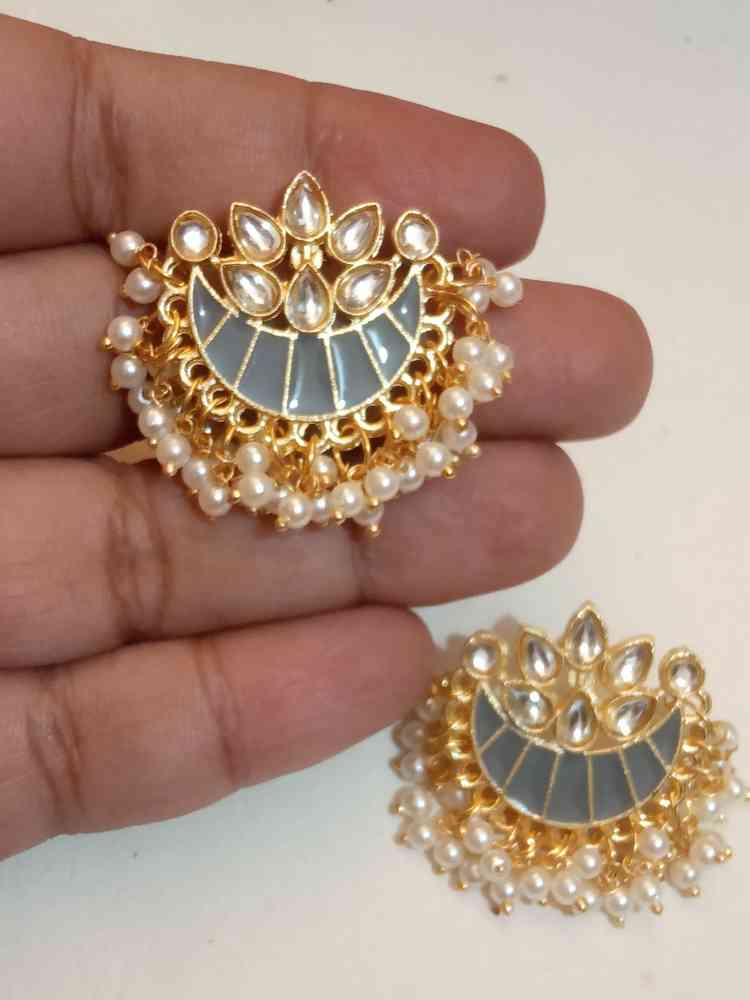 CHAANDANI GREY STUDS