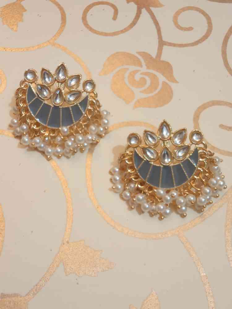CHAANDANI GREY STUDS
