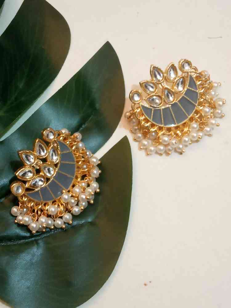 CHAANDANI GREY STUDS