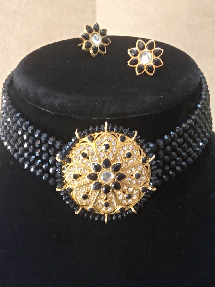 CHHAAYAA BLACK JEWELLERY SET