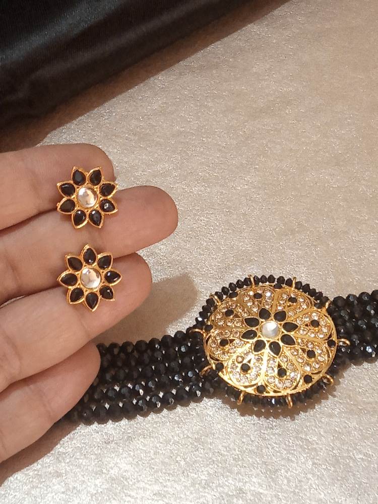 CHHAAYAA BLACK JEWELLERY SET