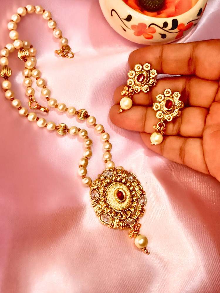 GARIMAA IVORY-RUBY JEWELLERY SET