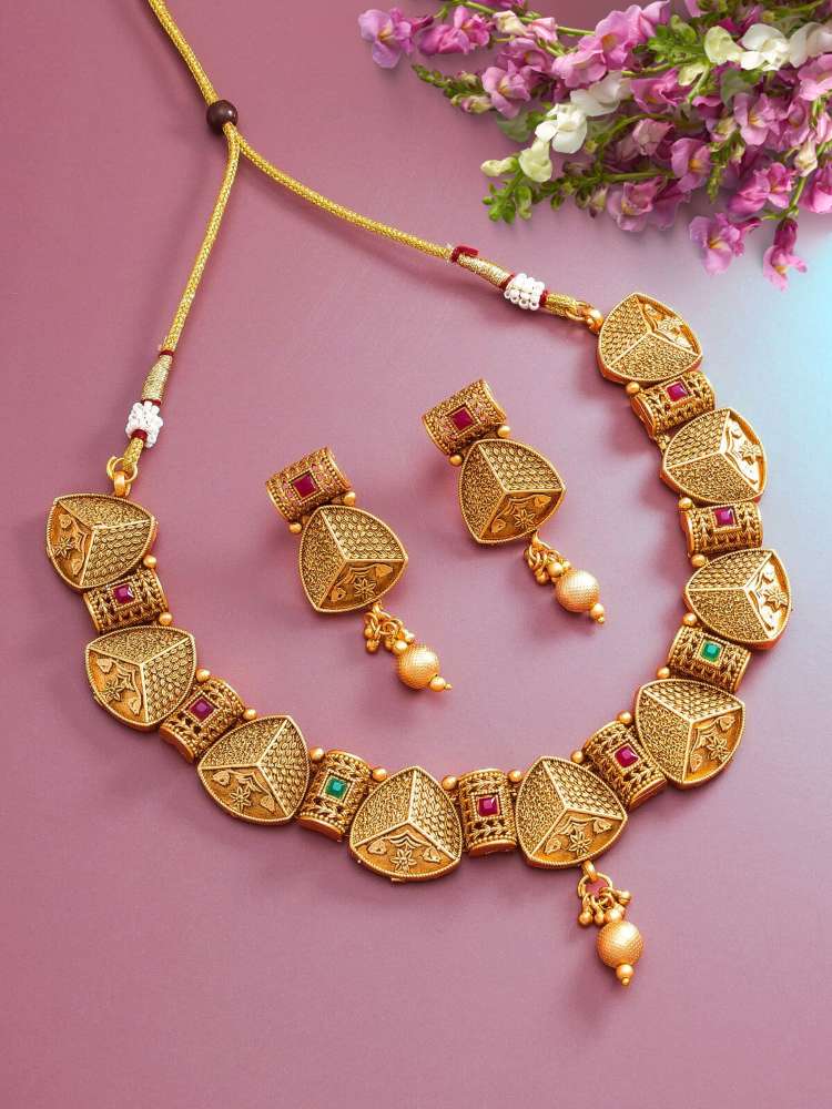DHRITI GOLDEN JEWELLERY SET