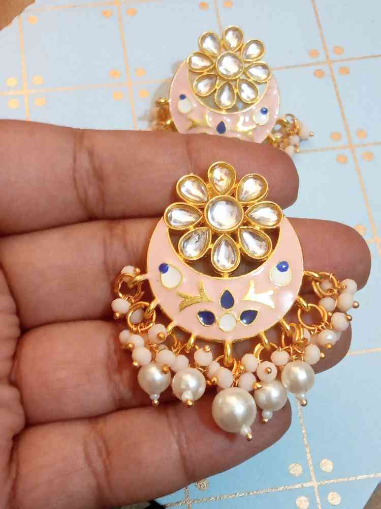 MIRA PEACH STUDS