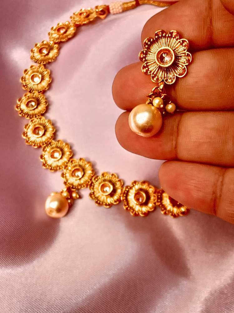 RAAVI GOLDEN JEWELLERY SET