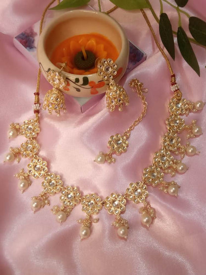 DARSHANAA IVORY JEWELLERY SET