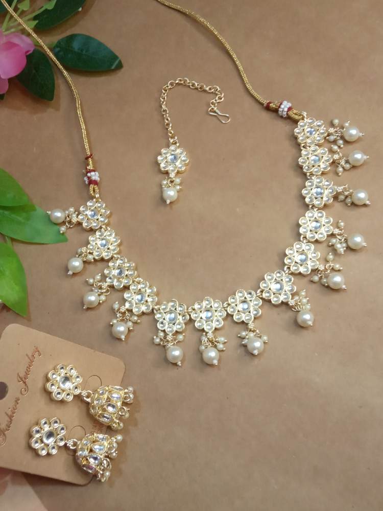 DARSHANAA IVORY JEWELLERY SET