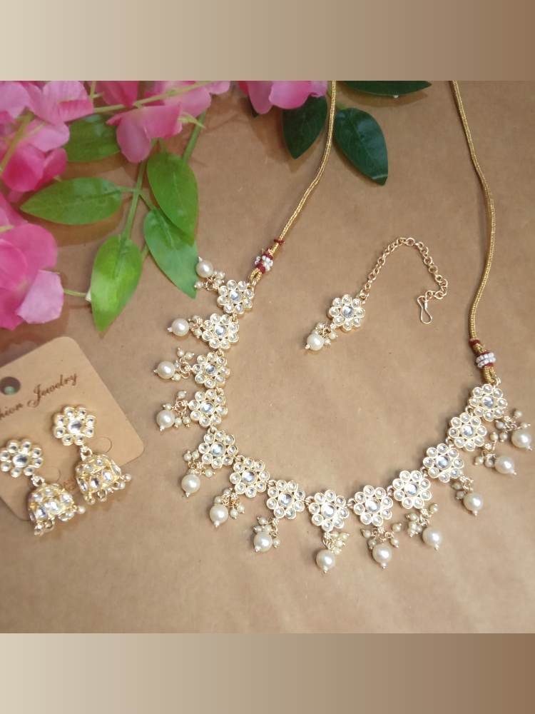 DARSHANAA IVORY JEWELLERY SET