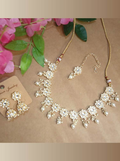 DARSHANAA IVORY JEWELLERY SET