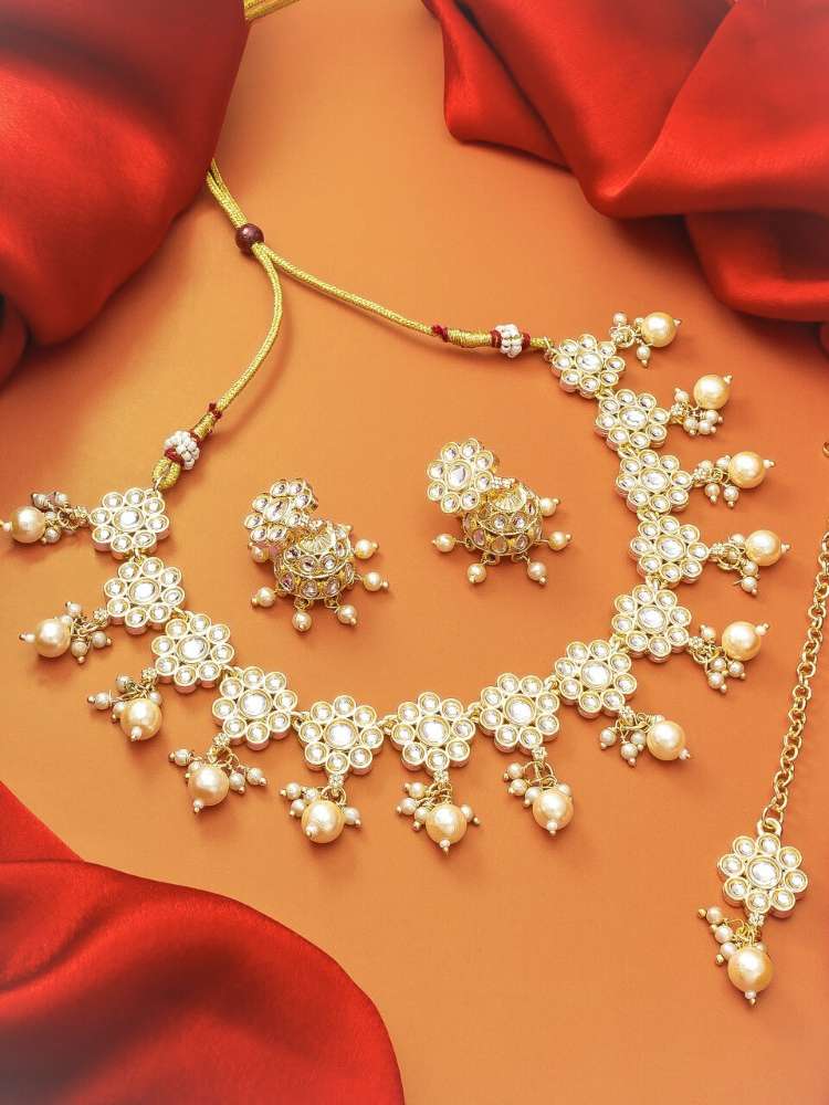 DARSHANAA IVORY JEWELLERY SET
