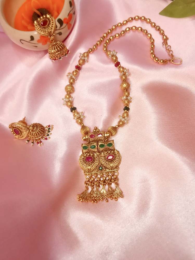 PRIYA GOLDEN JEWELLERY SET