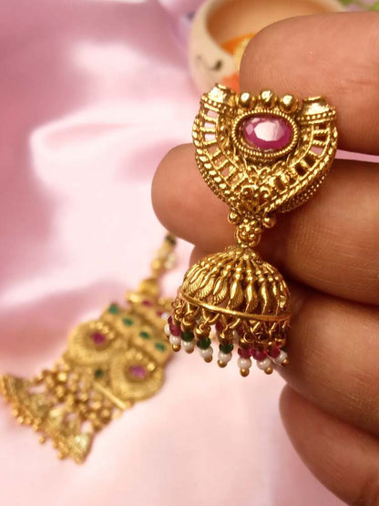 PRIYA GOLDEN JEWELLERY SET