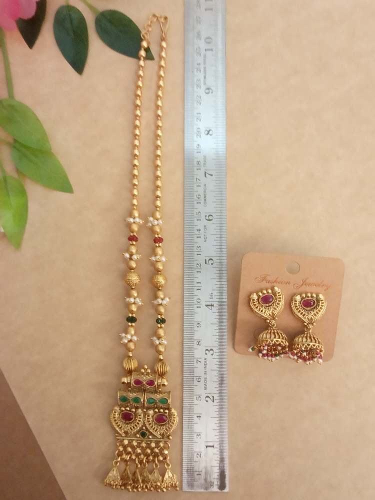 PRIYA GOLDEN JEWELLERY SET