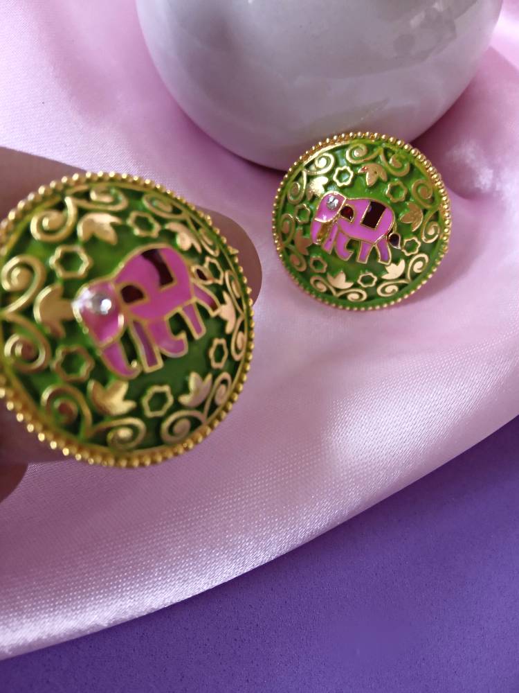 KUNJARI GREEN PINK STUDS